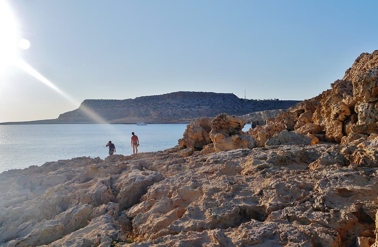 Мыс Греко — морские пещеры